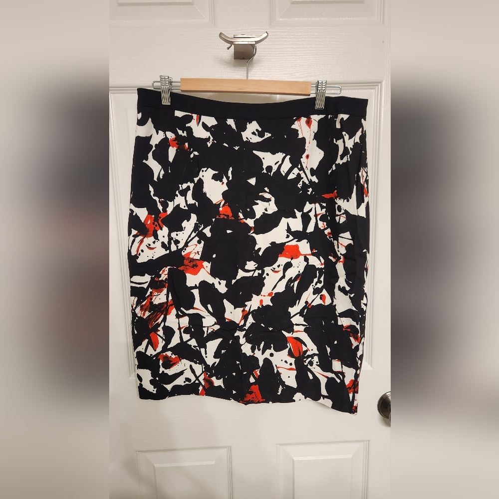 Hugo Boss Black and White Pencil Skirt Knee-Length